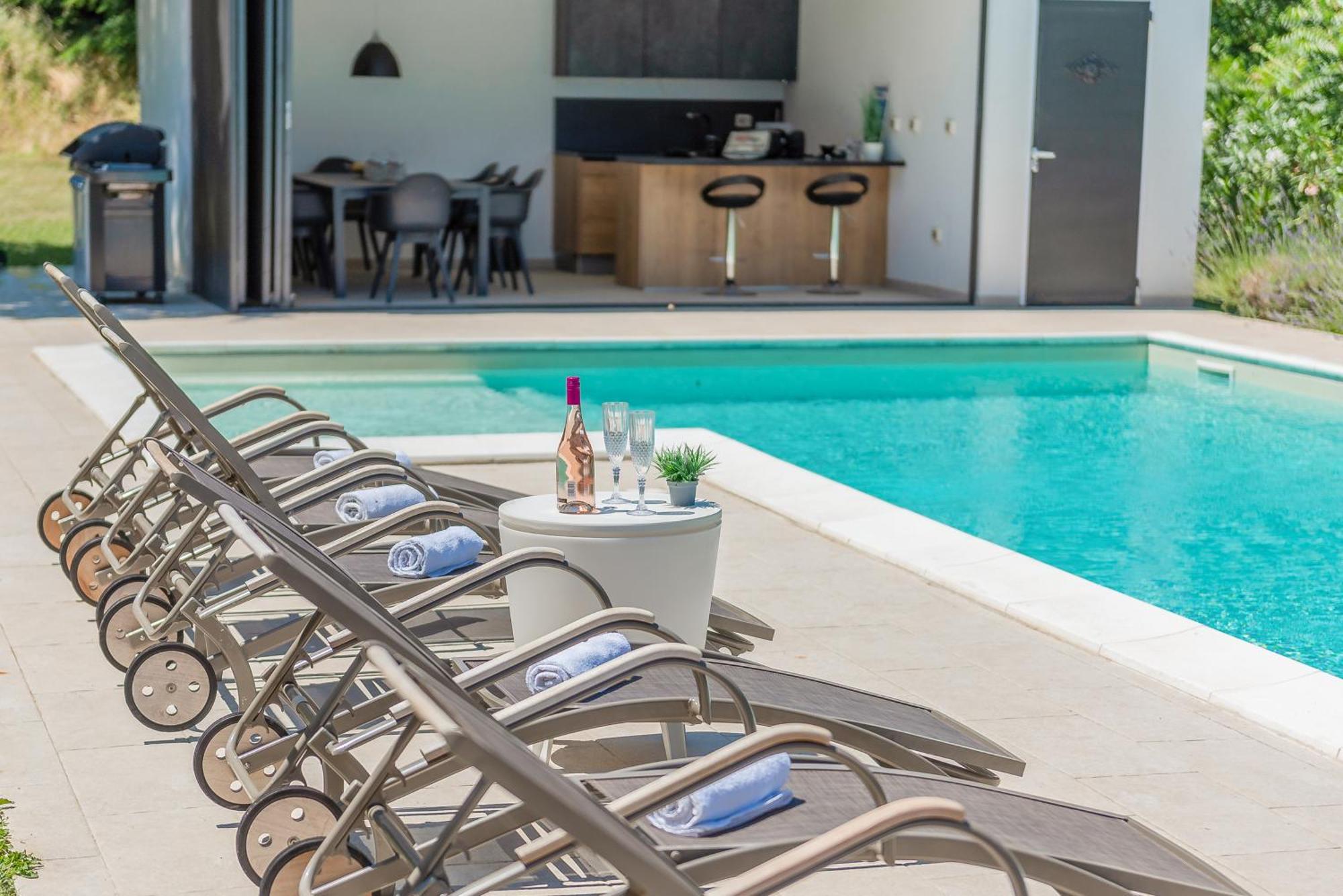 Villas Martincici With Large Pool Grožnjan Exteriör bild