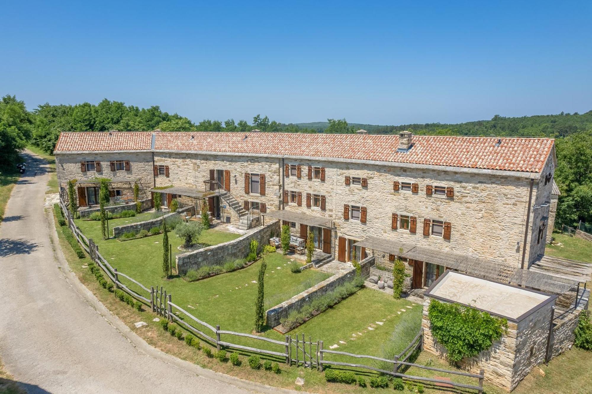 Villas Martincici With Large Pool Grožnjan Exteriör bild