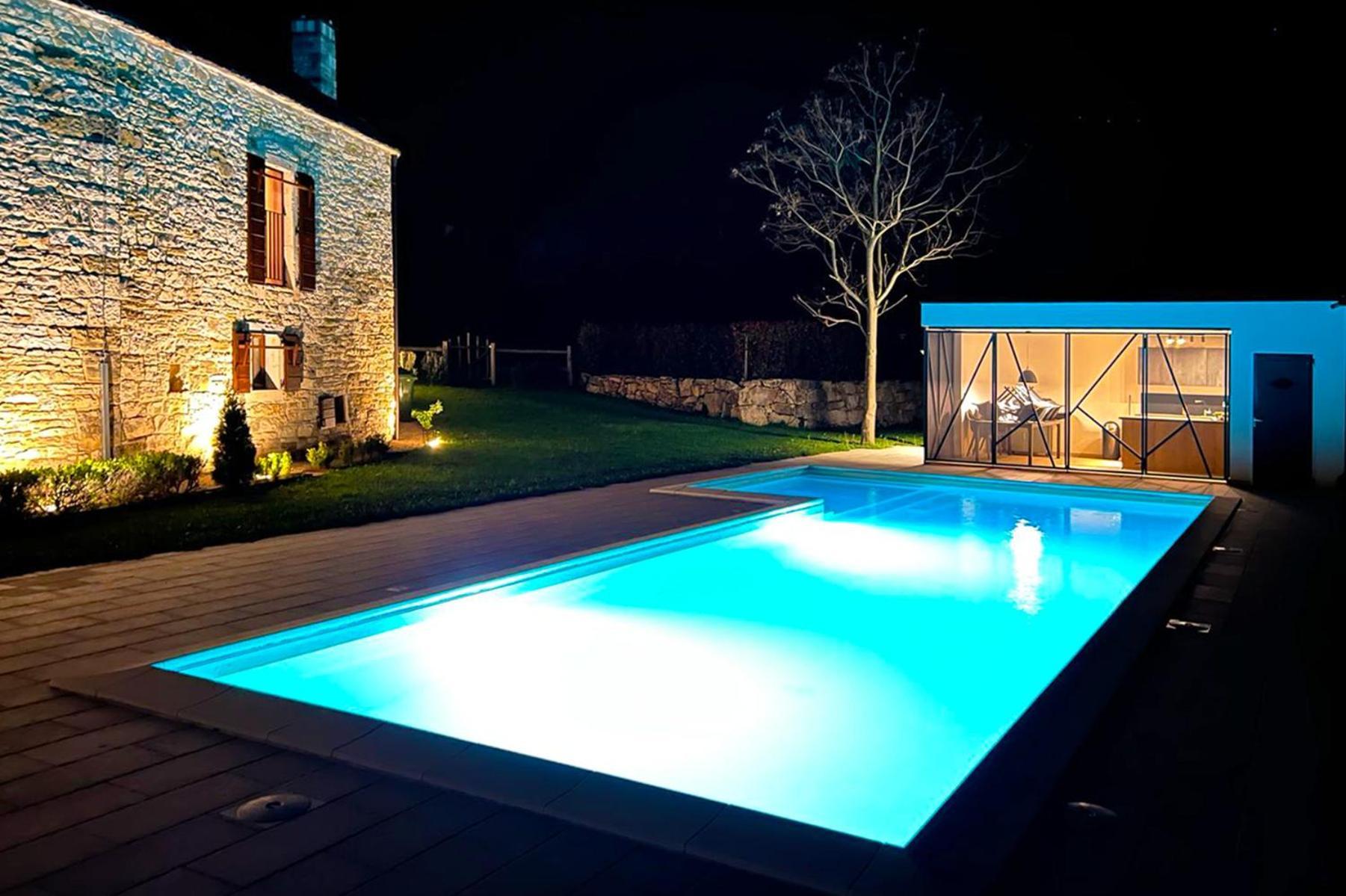 Villas Martincici With Large Pool Grožnjan Exteriör bild