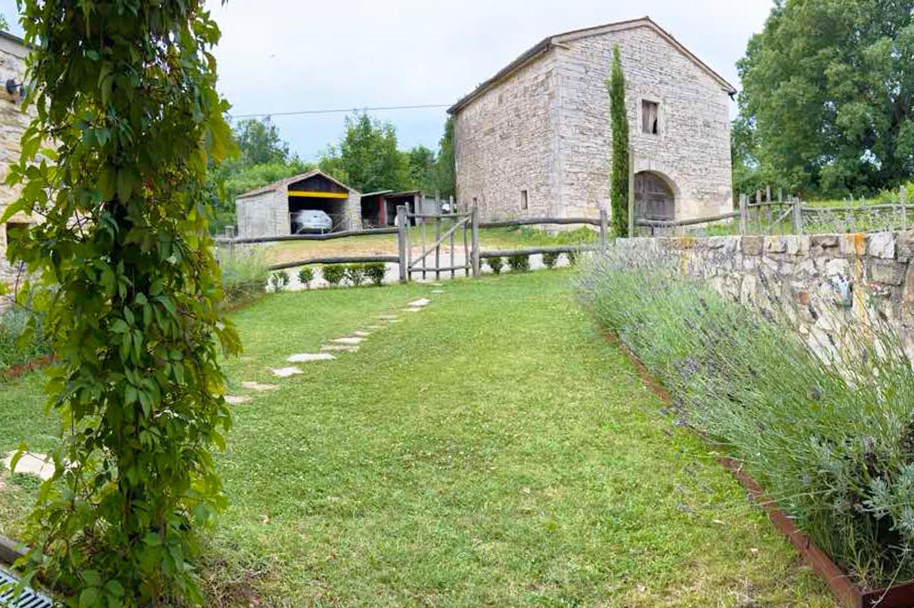 Villas Martincici With Large Pool Grožnjan Exteriör bild